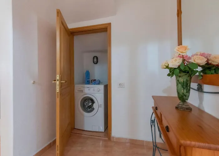 Semesterbostad Casa Fefa Santa Lucia